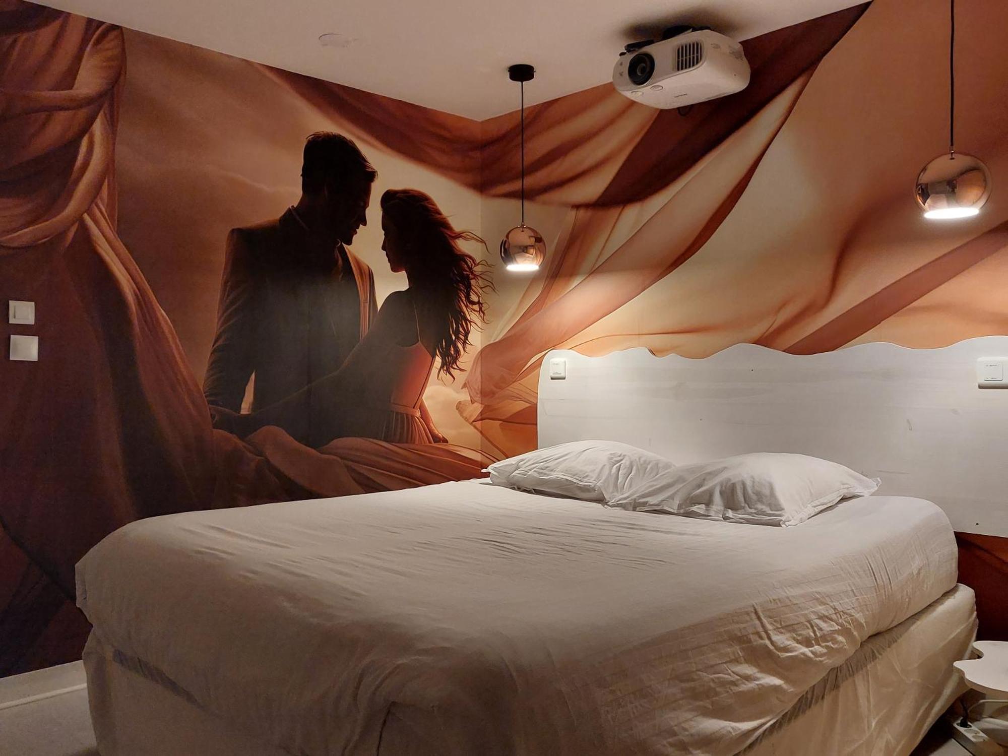 Love Room White - Les Delices Rooms Angers Exterior photo