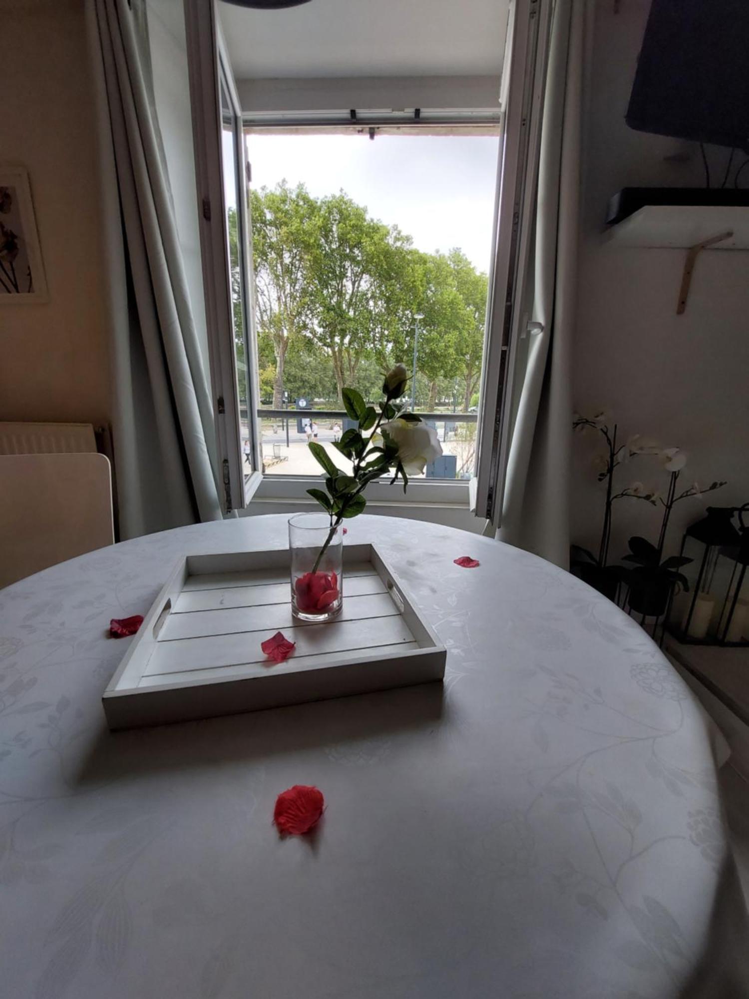 Love Room White - Les Delices Rooms Angers Exterior photo